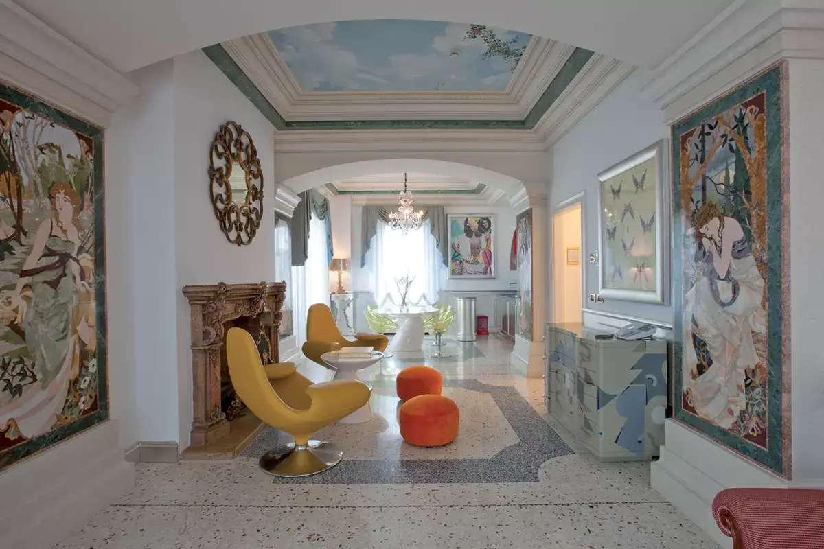 Suite Presidenziale. Foto: Gianni Basso Vegamg Hotel o galleria d&rsquo;arte contemporanea? No, Byblos Art Hotel Villa Amist&agrave;