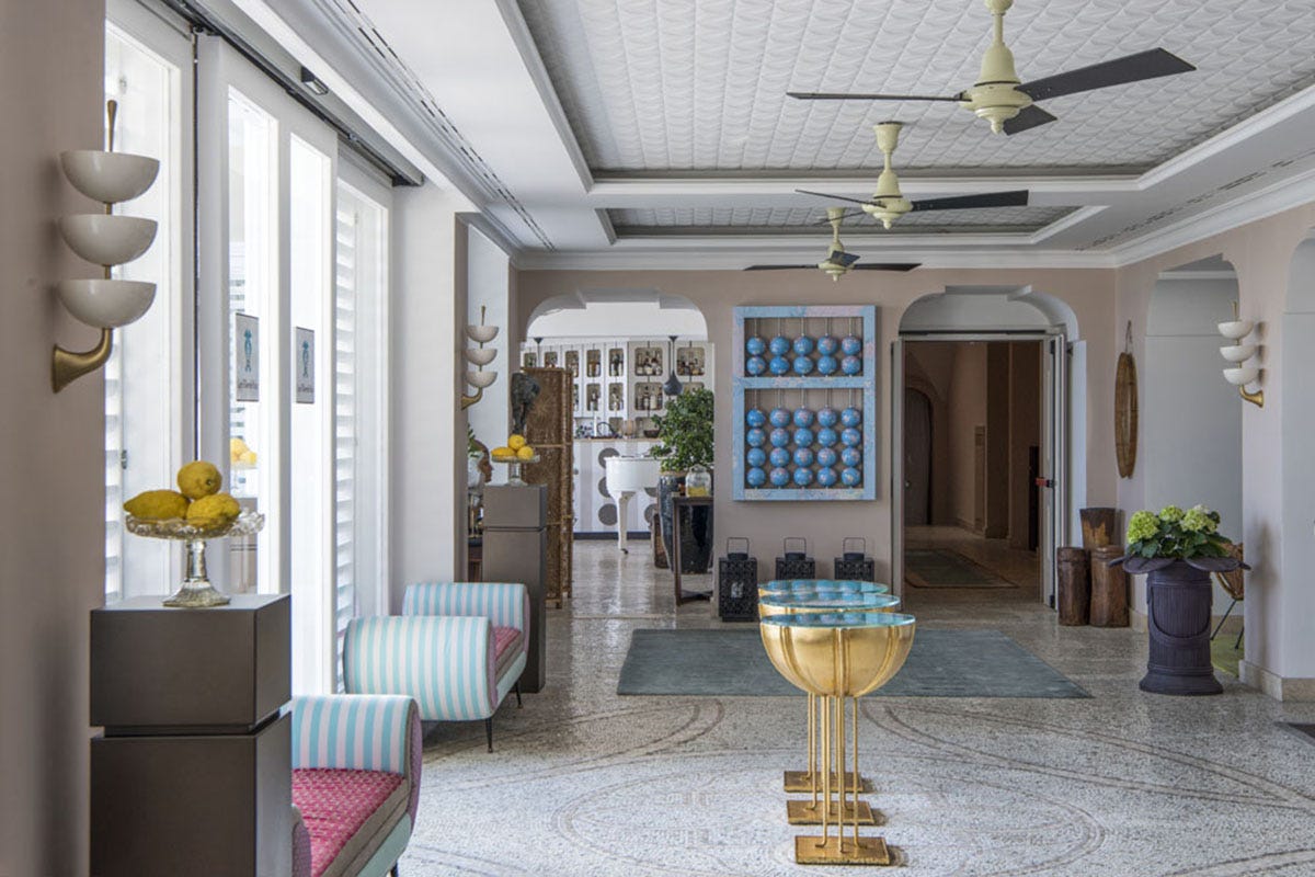 La lobby Capri Tiberio Palace, boutique hotel a cinque stelle sull’isola azzurra