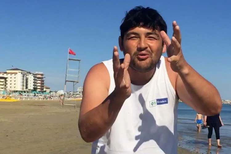 Lorenzo Ercoles - Da bagnino a volto della Romagna  Il caso virale di Lorenzo Ercoles