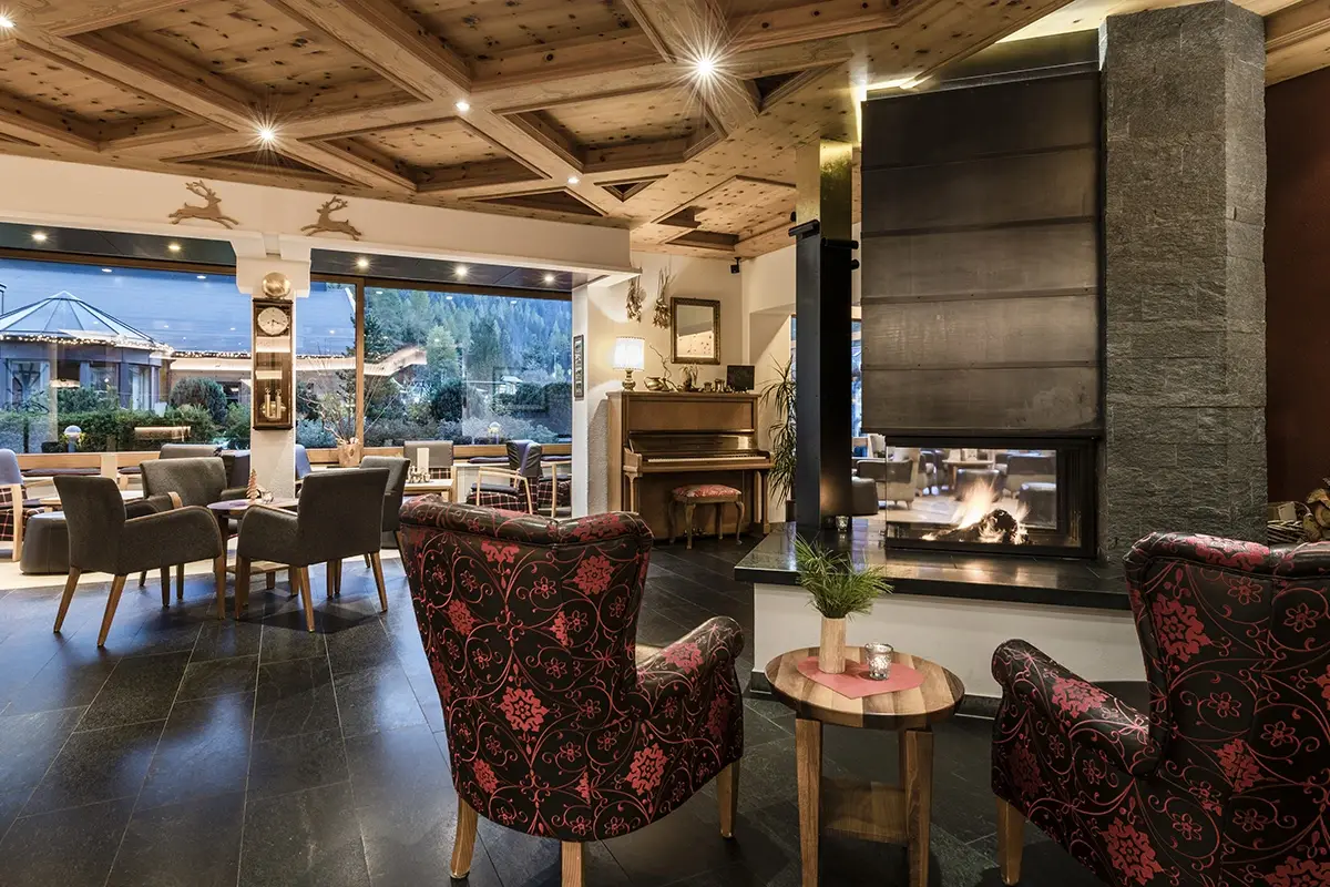 Lounge. Foto: Hannes Niederkofler Tutto quello che desideri sulle Dolomiti lo trovi al Bad Moos di Sesto