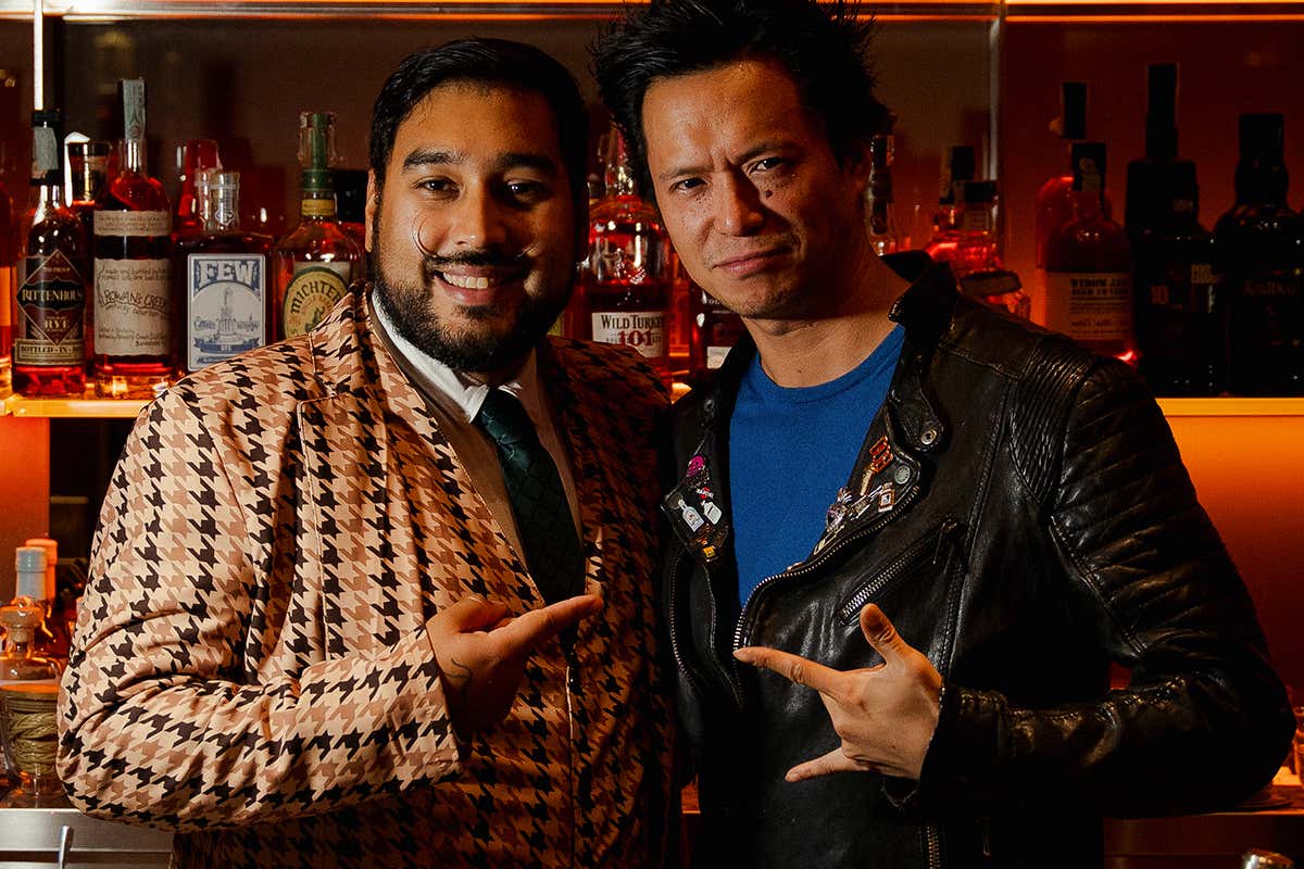 A Milano c’è un cocktail bar che spruzza profumi sui drink