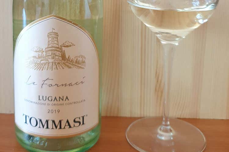 Ripartiamo dal vino Lugana Le Fornaci 2019 Tommasi Ripartiamo dal vino Lugana Le Fornaci 2019 Tommasi