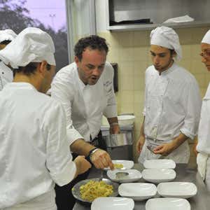 Luigi Pomata con il suo staff