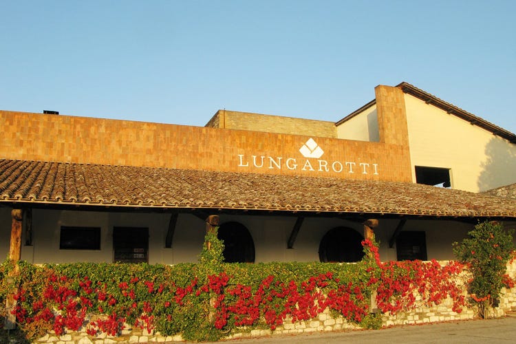 La cantina Lungarotti di Torgiano (Un weekend tra vino e musica con le etichette di Lungarotti)