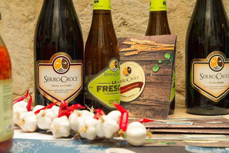 (Luppolo d'oro alla Gragnum Serrocroce Vito Pagnotta festeggia al Best Italian Beer) (Luppolo d'oro alla Gragnum Serrocroce Vito Pagnotta festeggia al Best Italian Beer)