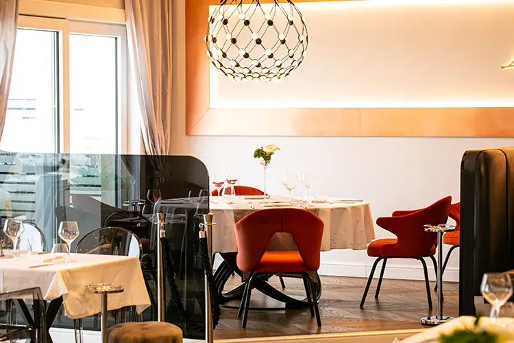 Lux Restaurant & Lounge