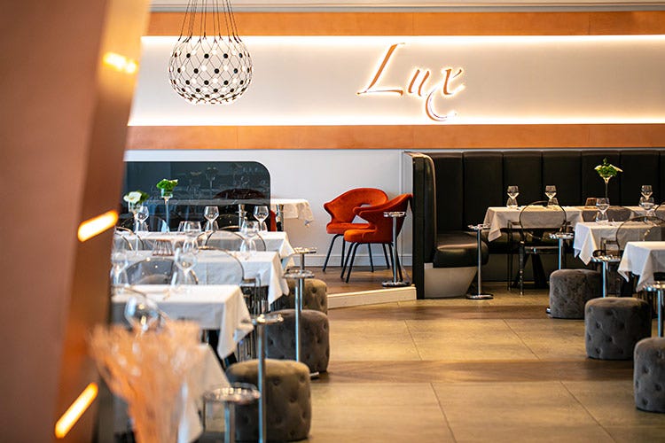 Lux Restaurant & Lounge 