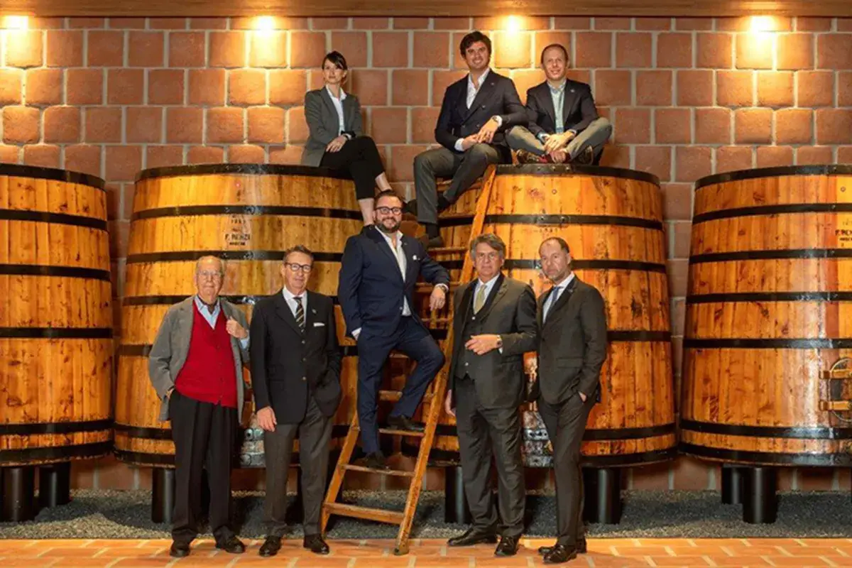 La famiglia Luxardo Per i suoi 200 anni Luxardo si regala l'ingresso in Les H&eacute;nokiens