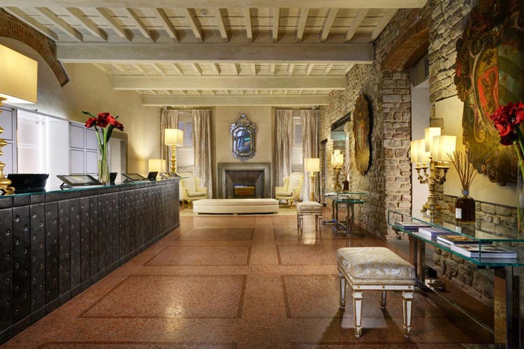 Luxury Travel Advisor Awards 2016  In corsa l'Hotel Brunelleschi di Firenze