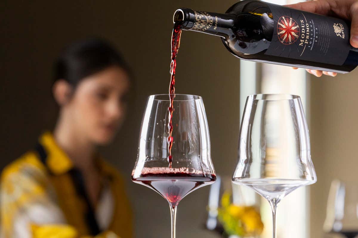 Vino tra vetro e alternative: la ristorazione italiana non segue la svolta sostenibile Vino tra vetro e alternative: la ristorazione italiana non segue la svolta sostenibile