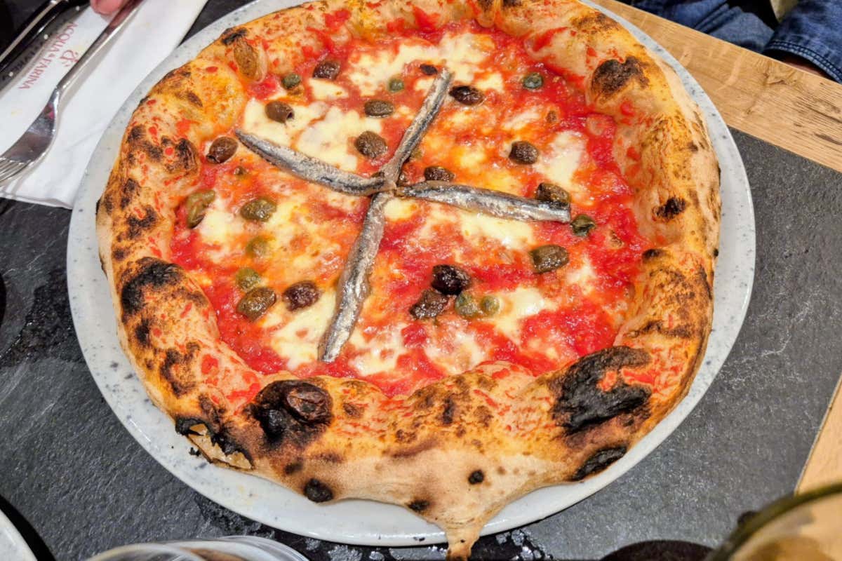 Pizza gourmet e cantina da 200 etichette: la rinascita di Acqua & Farina Pizza gourmet e cantina da 200 etichette: la rinascita di Acqua & Farina