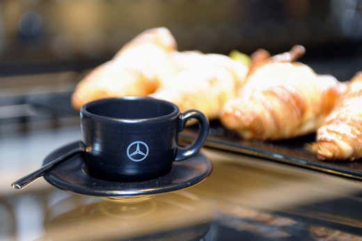 http://www.mercedes-benz.it/content/italy/mpc/mpc_italy_website/it/home_mpc/passengercars.html
