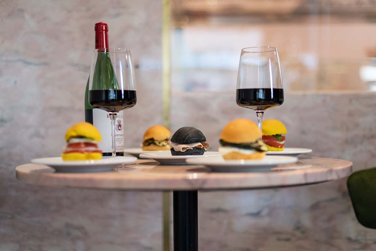 Aperitivo alla Champagnerì Una “mamma” siciliana a Milano da Memà Aperitivo alla Champagnerì Una “mamma” siciliana a Milano da Memà