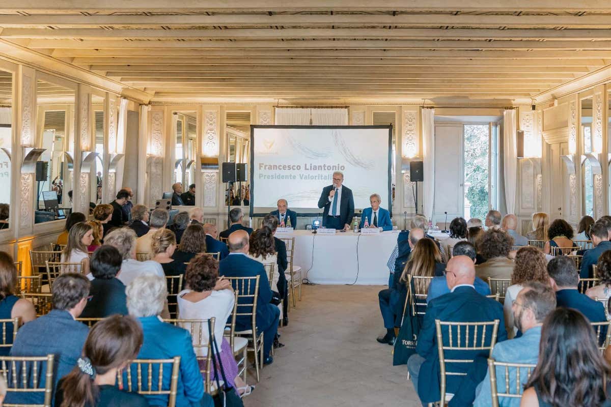 Valoritalia: continua calo dei rossi, ancora in crescita gli spumanti