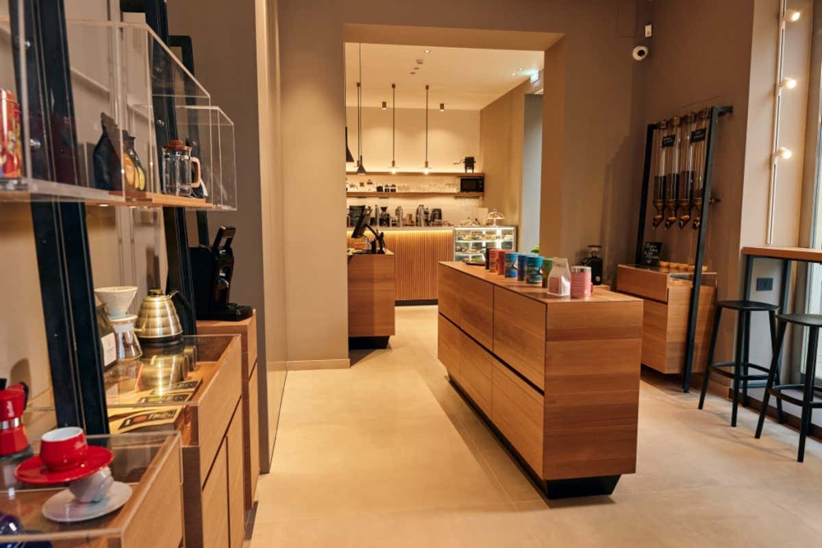 A Palermo c'è una bottega dove il caffè si crea su misura davanti al cliente