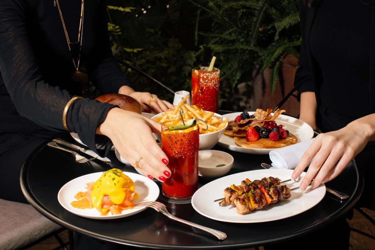 Brunch cult all’hotel Locarno: gli hamburger di Pulp Fiction diventano realtà Brunch cult all’hotel Locarno: gli hamburger di Pulp Fiction diventano realtà