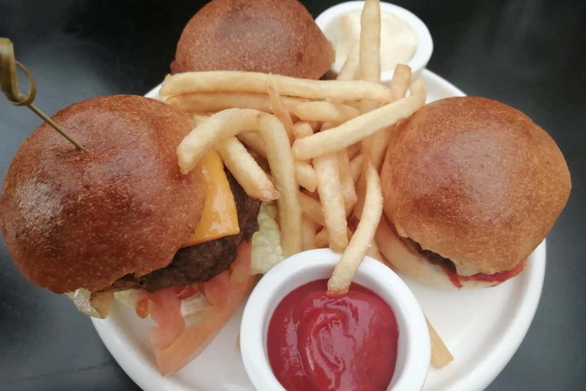 Brunch cult all’hotel Locarno: gli hamburger di Pulp Fiction diventano realtà Brunch cult all’hotel Locarno: gli hamburger di Pulp Fiction diventano realtà