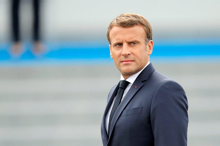 Macron ai suoi ministri: Vacane sobrie a due ore da Parigi! Ma lui va nella costosa Brégançon