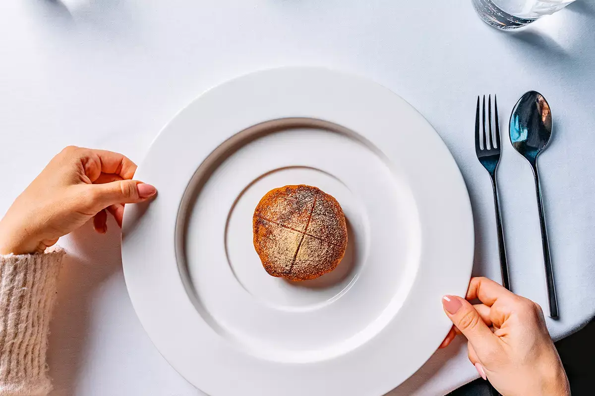 Pane, pane, caramello al lievito Makoré Ristorante a Ferrara, quando il pesce è
