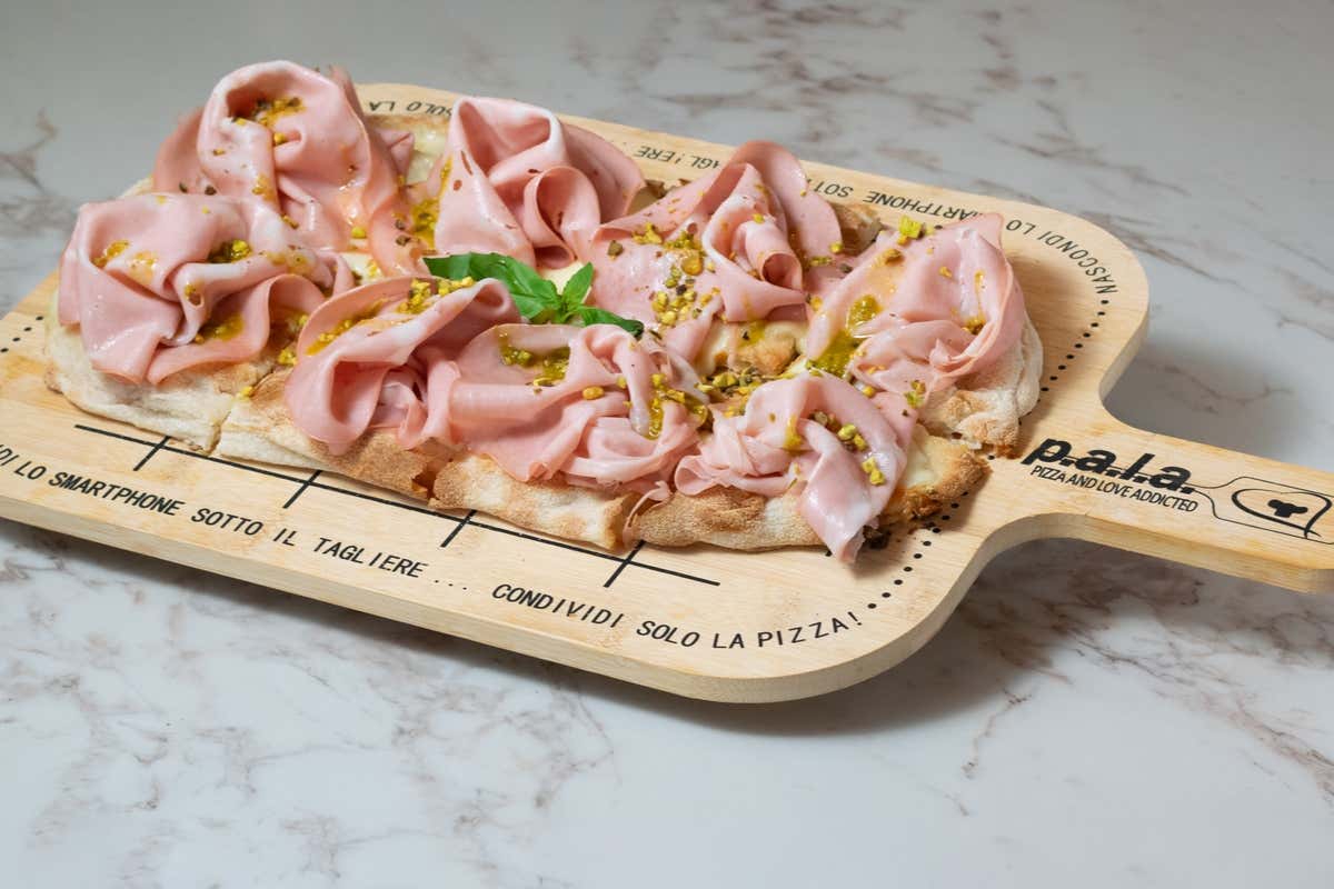 Mamo Pinsa & Drink: il locale con pinsa inclusiva e cocktail artigianali