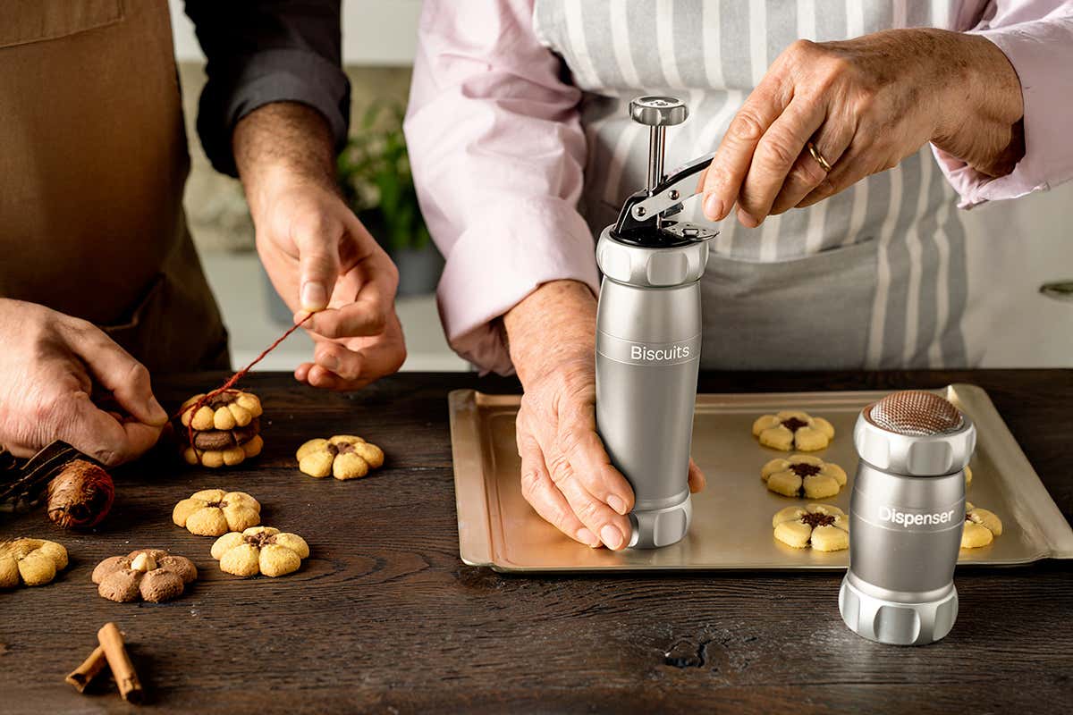 Biscotti e pasta fatta in casa: alcune idee regalo per passare un Natale creativo in cucina Biscotti e pasta fatta in casa: alcune idee regalo per passare un Natale creativo in cucina