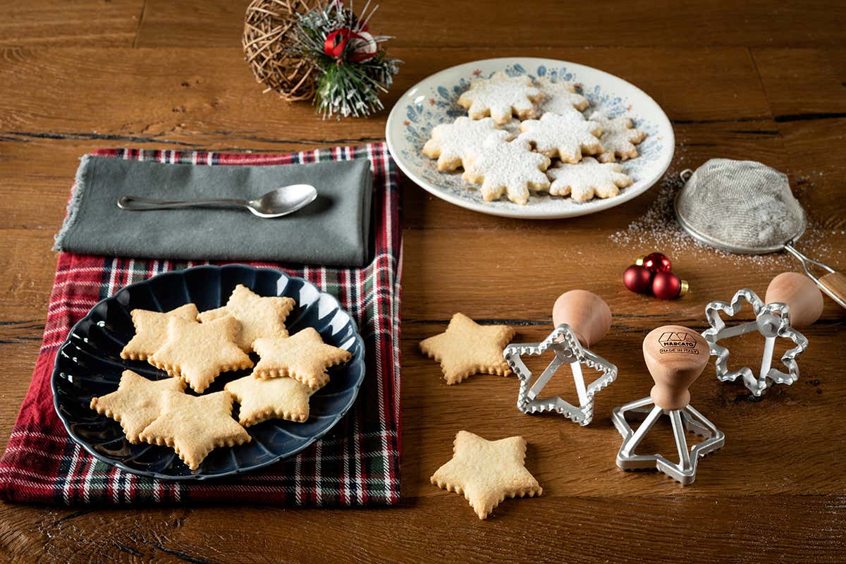 Biscotti e pasta fatta in casa: alcune idee regalo per passare un Natale creativo in cucina Biscotti e pasta fatta in casa: alcune idee regalo per passare un Natale creativo in cucina