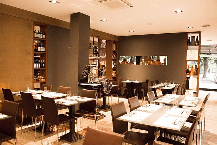 Marchi Interior Design, restyling su misura per due locali emiliani