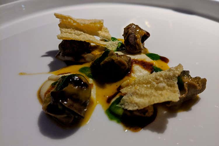 Lumache di Almenno stufate, crema e sfoglia di ceci, prezzemolo in gocce (Mario Cornali, il cuoco filosofo I piatti come cori di voci distinte)