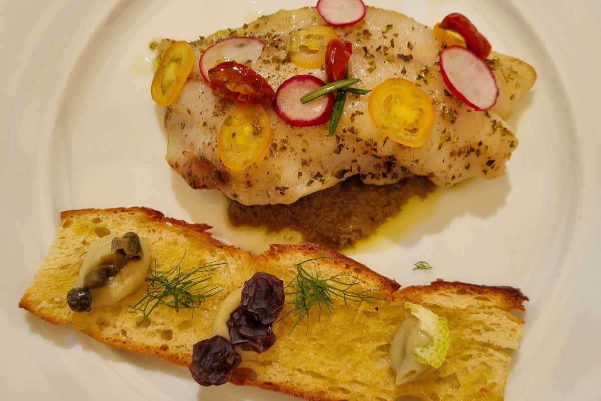 Marisola, con una cernia preparata con cappero, succo d’uva zibibbo e marmellata di limoni 