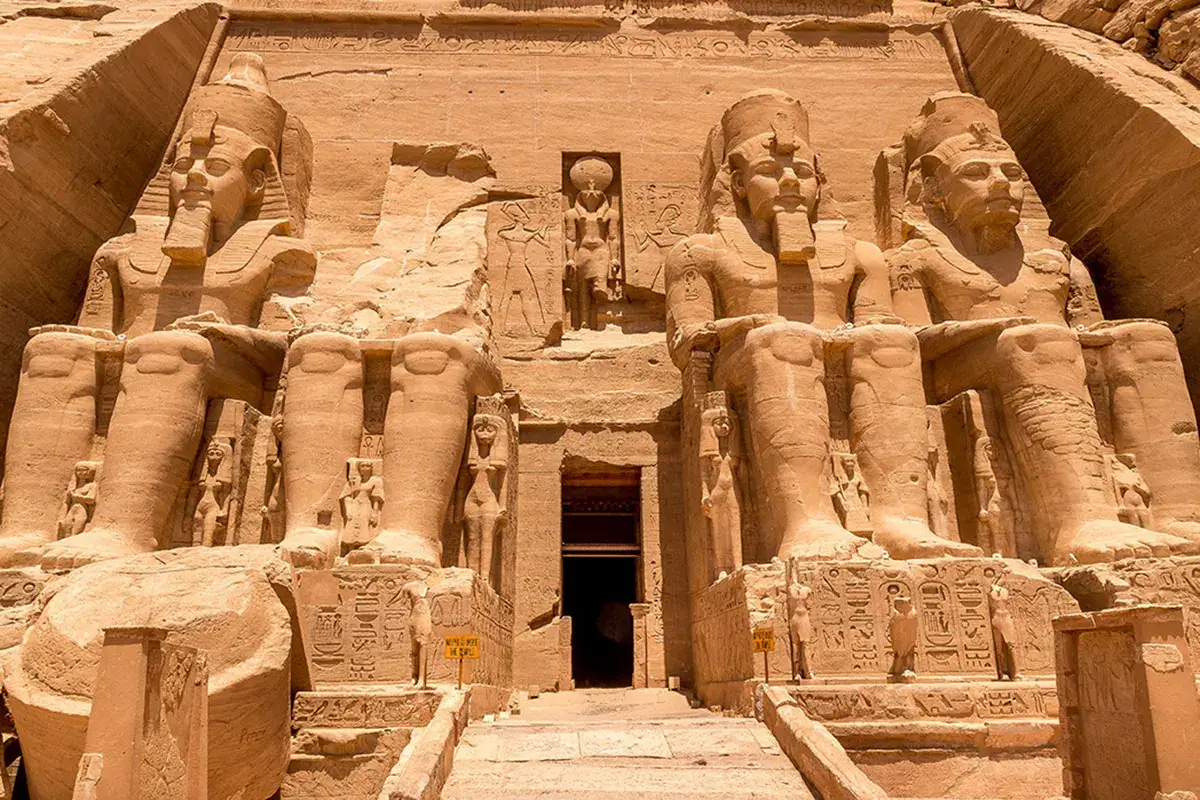 Tempio di Abu Simbel Marsa Alam: meta da sogno tra storia, natura e divertimento