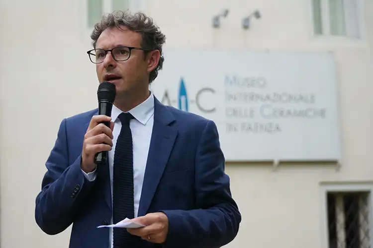 Massimo Isola Il futuro della ceramica italiana&nbsp; Progetti europei e sinergie con chef