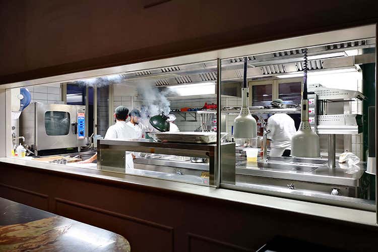 La cucina a vista del Matteo Grandi ristorante - Matteo Grandi a Vicenza Esperienza stellata a buon prezzo