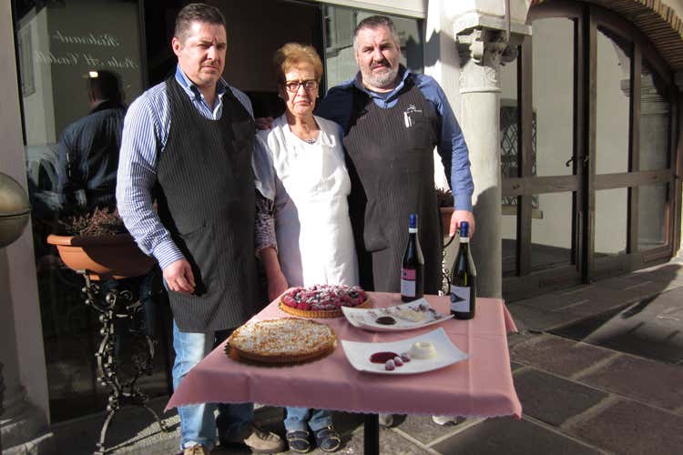 Mauro, Alba, Chicco Tonoli - Il tesoro nascosto di Gromo è anche nei piatti del Posta al Castello Mauro, Alba, Chicco Tonoli - Il tesoro nascosto di Gromo è anche nei piatti del Posta al Castello
