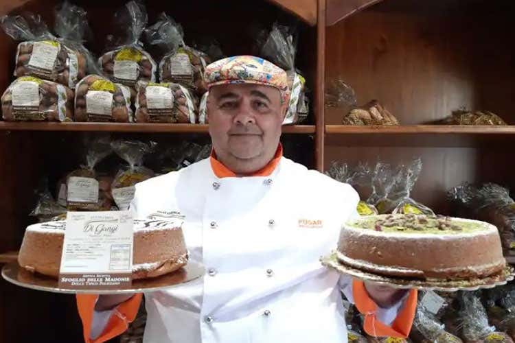 Maurizio Di Gangi In Sicilia c&rsquo;&egrave; un cannolo gigante&hellip; ma non si pu&ograve; mangiare