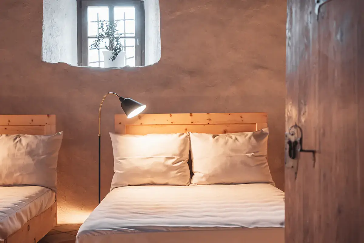 Camera da letto della Dimora Maurn Negli small hotel della Penisola, comfort e privacy per una vacanza senza assembramenti