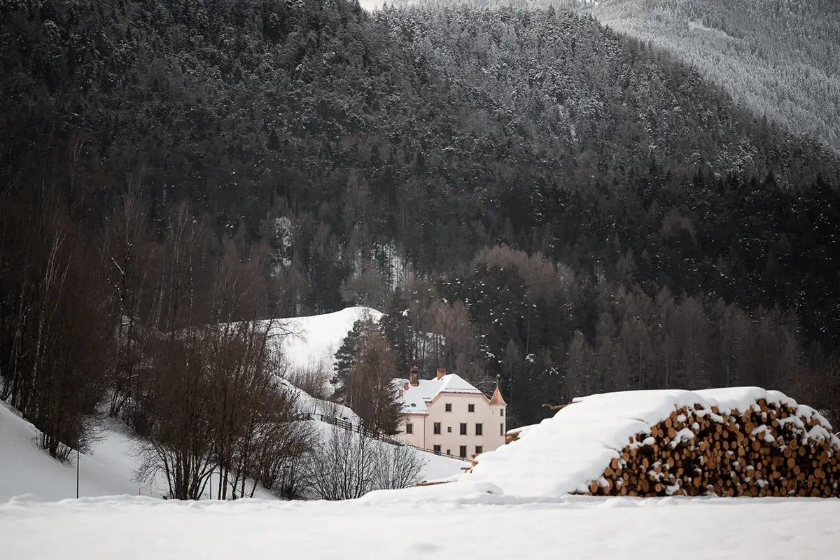 Esclusiva dimora storica che sorge a Pal&ugrave; Ecco l'inverno per chi non scia