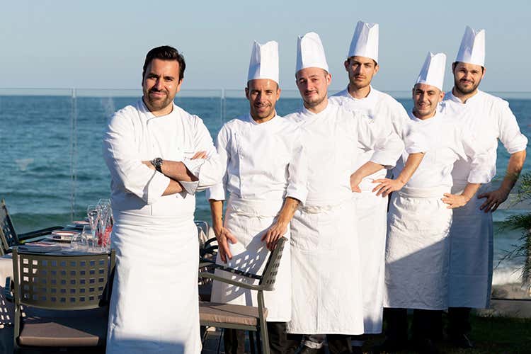 Max Mascia e la brigata di Terrazza San Domenico al Forte Village (Max Mascia in trasferta Il San Domenico al Forte Village) Max Mascia e la brigata di Terrazza San Domenico al Forte Village (Max Mascia in trasferta Il San Domenico al Forte Village)