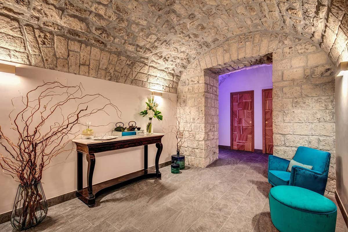 Hotel Mediterraneo: un faro di ospitalità di classe a Sorrento