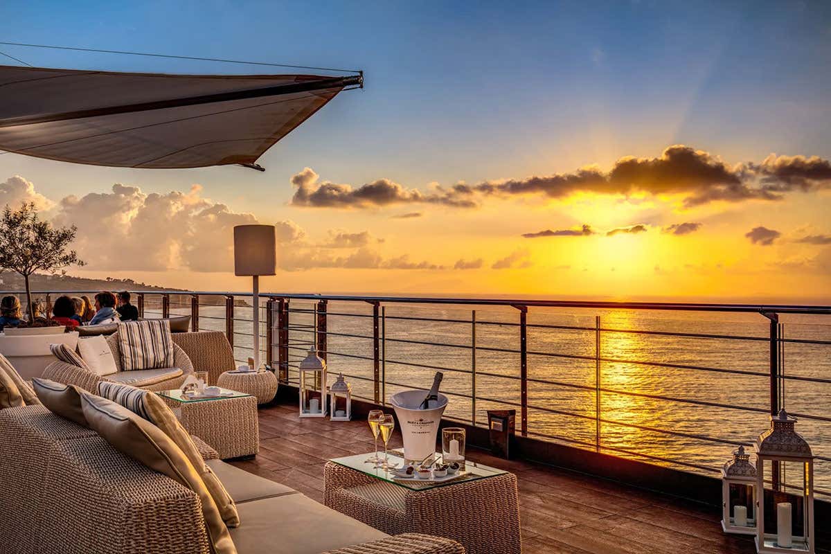 Hotel Mediterraneo: un faro di ospitalità di classe a Sorrento