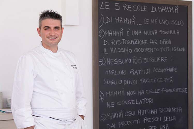 Menu tipico a due passi dalla piazzetta A Capri spiccano i piatti di Mammà Menu tipico a due passi dalla piazzetta A Capri spiccano i piatti di Mammà
