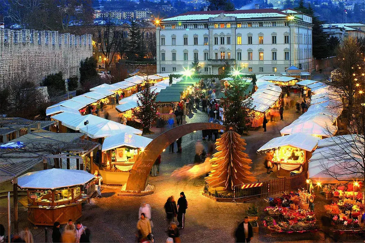 Mercatini di Natale di Trento Dalle Langhe all&rsquo;Alto Adige, da Arezzo a Benevento: i pi&ugrave; bei mercatini di Natale 2021
