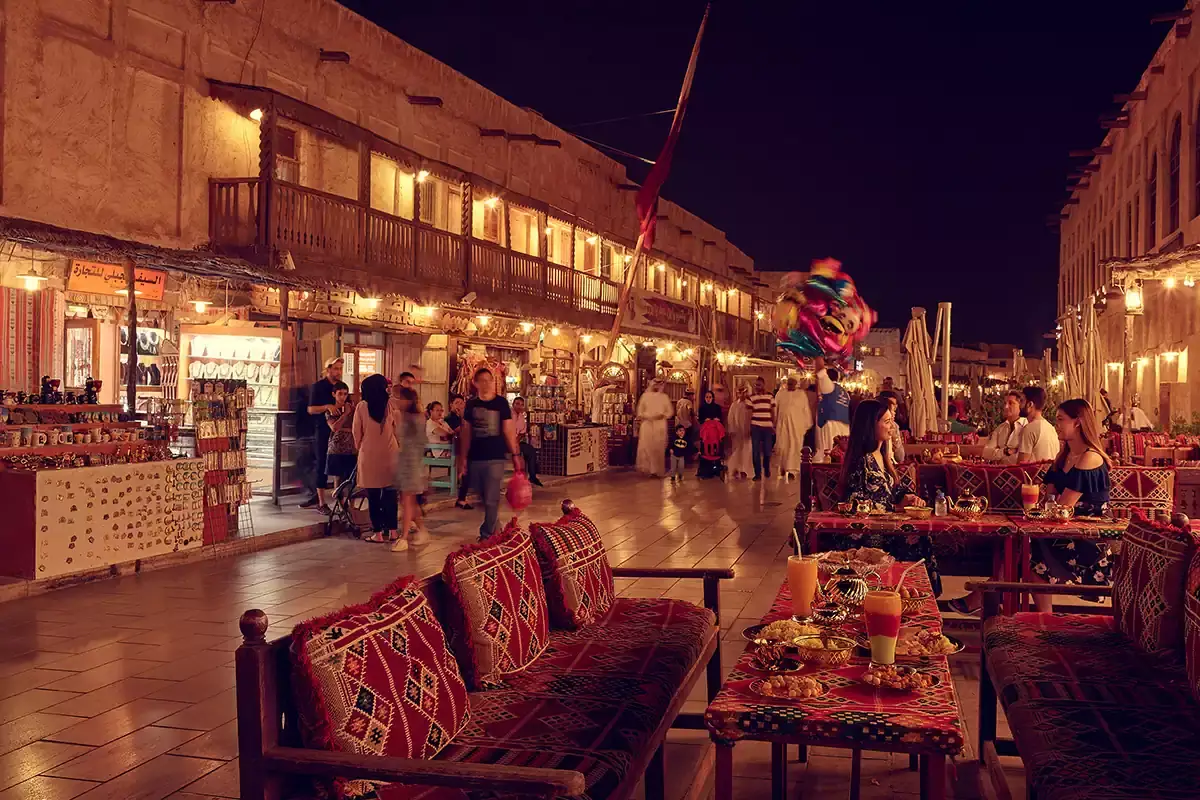 Un caratteristico mercato apprezzato dai turisti Qatar a misura di famiglia per una vacanza d&rsquo;inverno