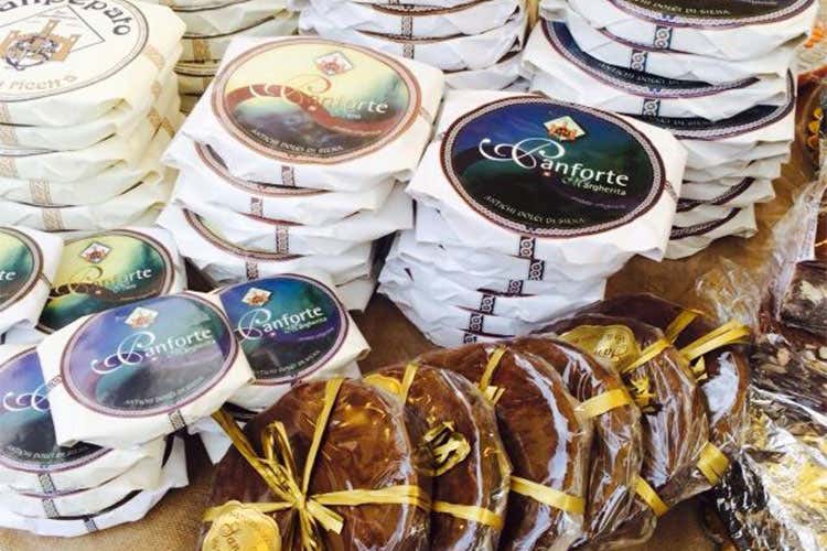 Mercato nel Campo, a Siena due giorni di dolci tipici e vini del Chianti Classico Mercato nel Campo, a Siena due giorni di dolci tipici e vini del Chianti Classico