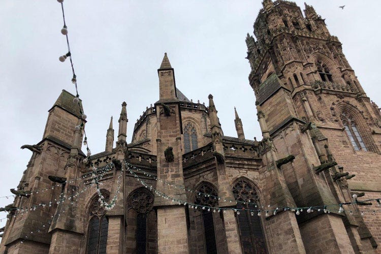 (Mercure Rodez Cathedrale Albergo storico di una città millenaria)