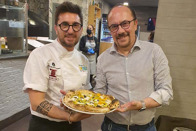 A sinistra, Giacomo Garau - Mete turistiche e città d'arte I ristoranti si fan belli per l'estate