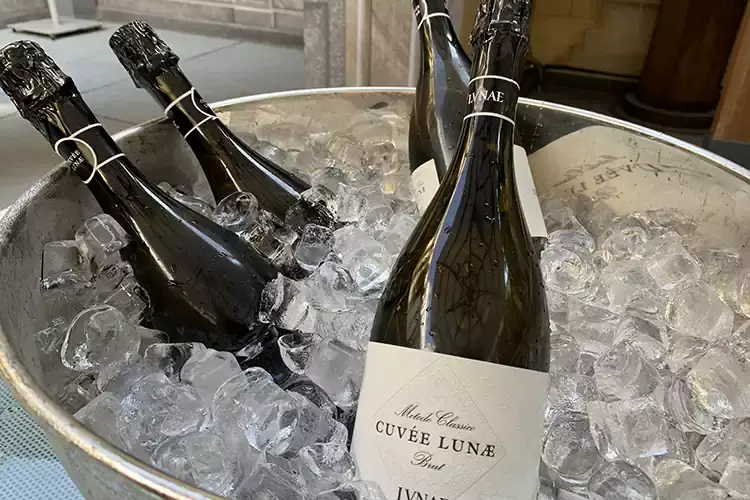 Debutto per Cuv&eacute;e Lunae, Brut Metodo Classico MIllesimato 2018 C Numero Chiuso, il Vermentino che segue il tempo