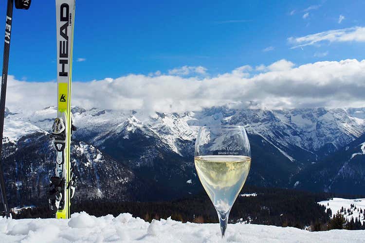 (Il Metodo classico Trentodoc torna protagonista sulle Dolomiti)