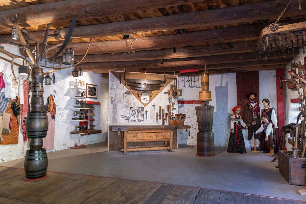 Mezzano di Primiero, Tabla de Mari Mezzano di Primiero Borgo Bello d&rsquo;Italia dove le cataste di legna si fanno arte