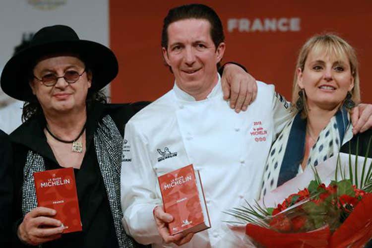 Marc Veyrat e Christophe Bacquié (Michelin Francia, due nuovi tristellati Ora brillano 621 insegne Oltralpe) Marc Veyrat e Christophe Bacquié (Michelin Francia, due nuovi tristellati Ora brillano 621 insegne Oltralpe)