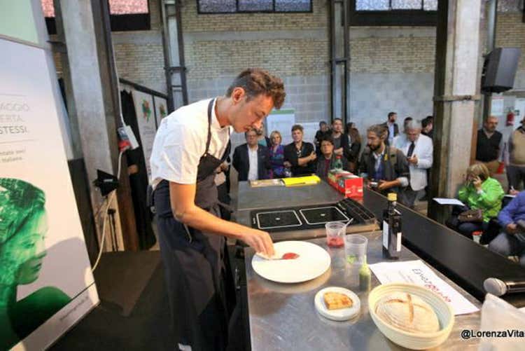 (A Milano il Festival della Gastronomia Tre giorni con i giovani cuochi) (A Milano il Festival della Gastronomia Tre giorni con i giovani cuochi)